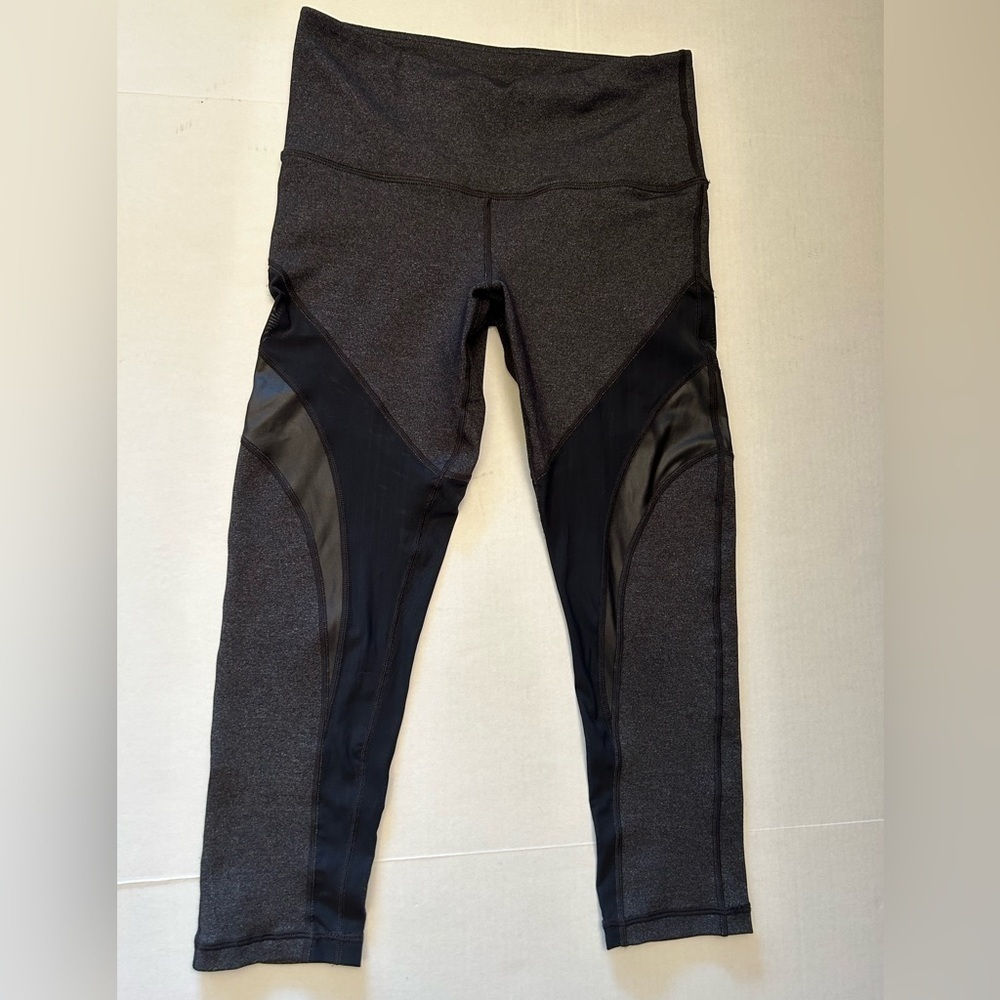 VIMMIA gray & black cropped leggings with see through mesh panels in size M. J14